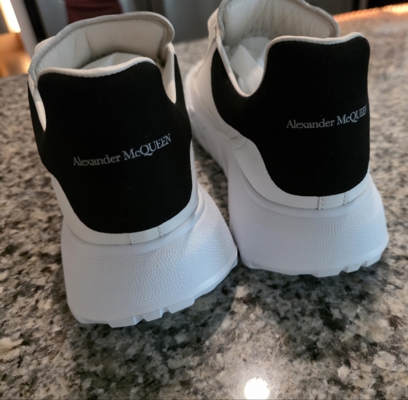 Alexander McQueen Court Leather Sneaker Size 7.5 NWOT - Picture 6 of 9